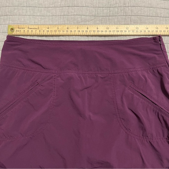 Athleta Ripstop Activewear Skort in Sangria **Read Description - Picture 4 of 12
